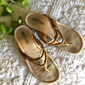 ❗️SOLD Minnetonka Silverthorne Sandals